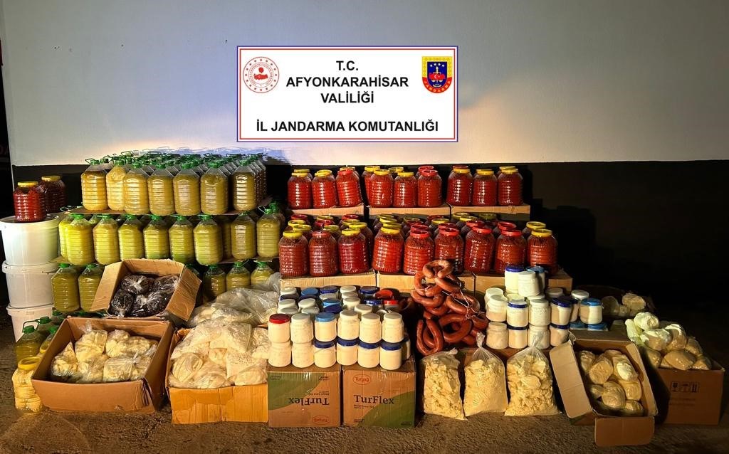 AFYON'DA SAHTE ZEYTİNYAĞI VE KAÇAK GIDA OPERASYONU