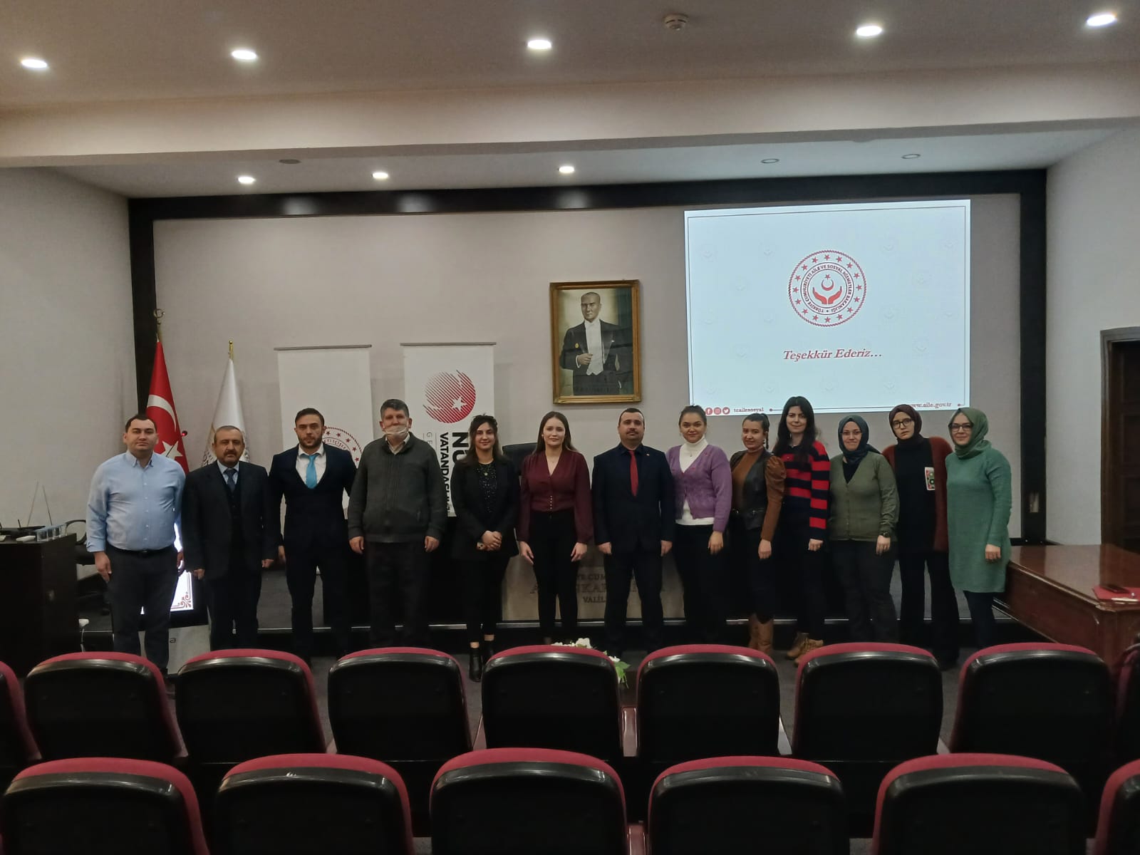 ERKEN YAŞTA YAPILAN EVLİLİKLERE DİKKAT ÇEKİLDİ