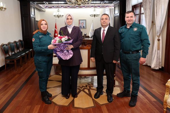 Vali Yiğitbaşı Gümrük Müdürü Özkan ve Heyetini Makamda Kabul Etti