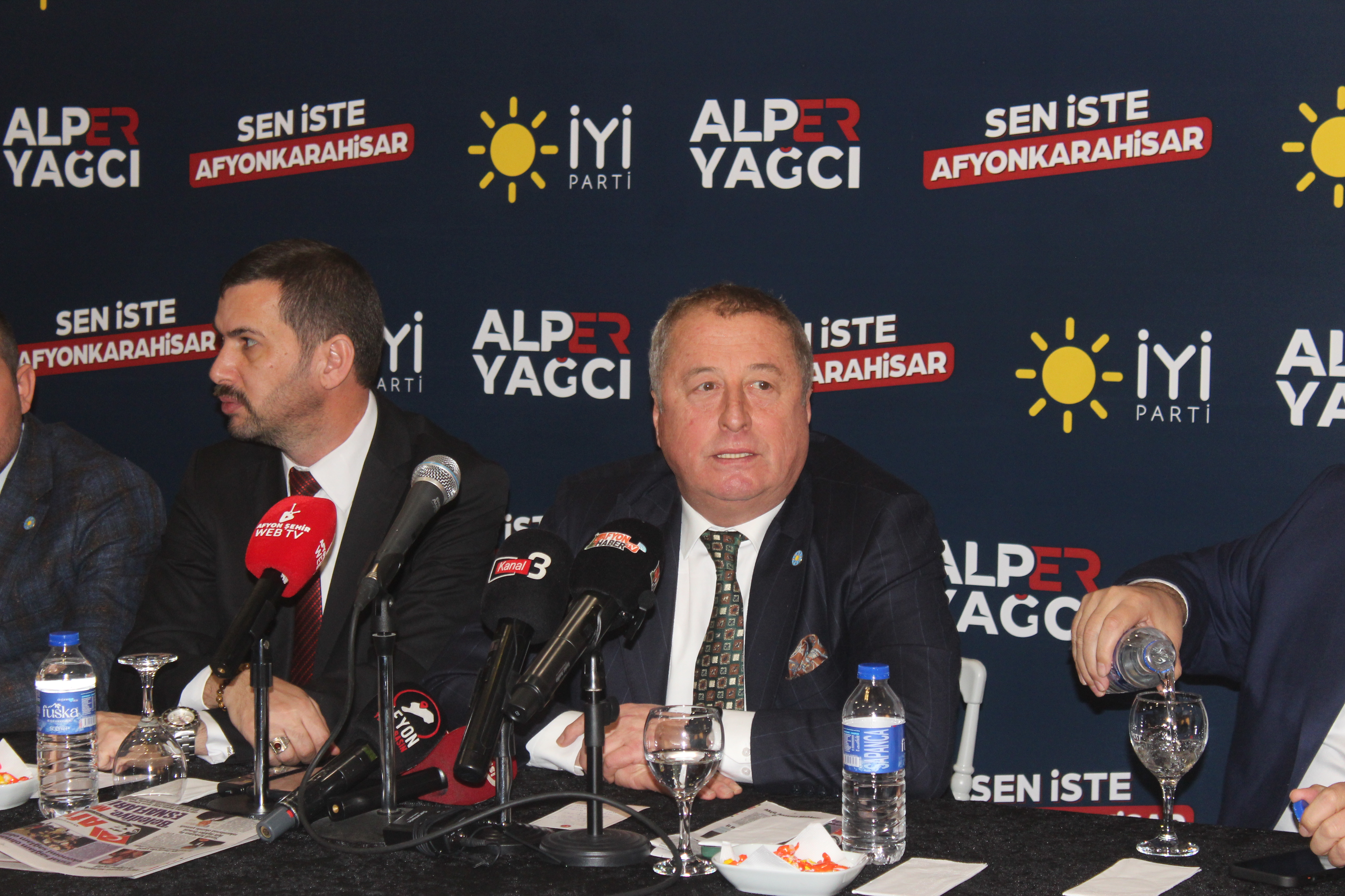İYİ PARTİ 'BAŞKAN ADAYI YAĞCI'YI GÖRÜCÜYE ÇIKARDI