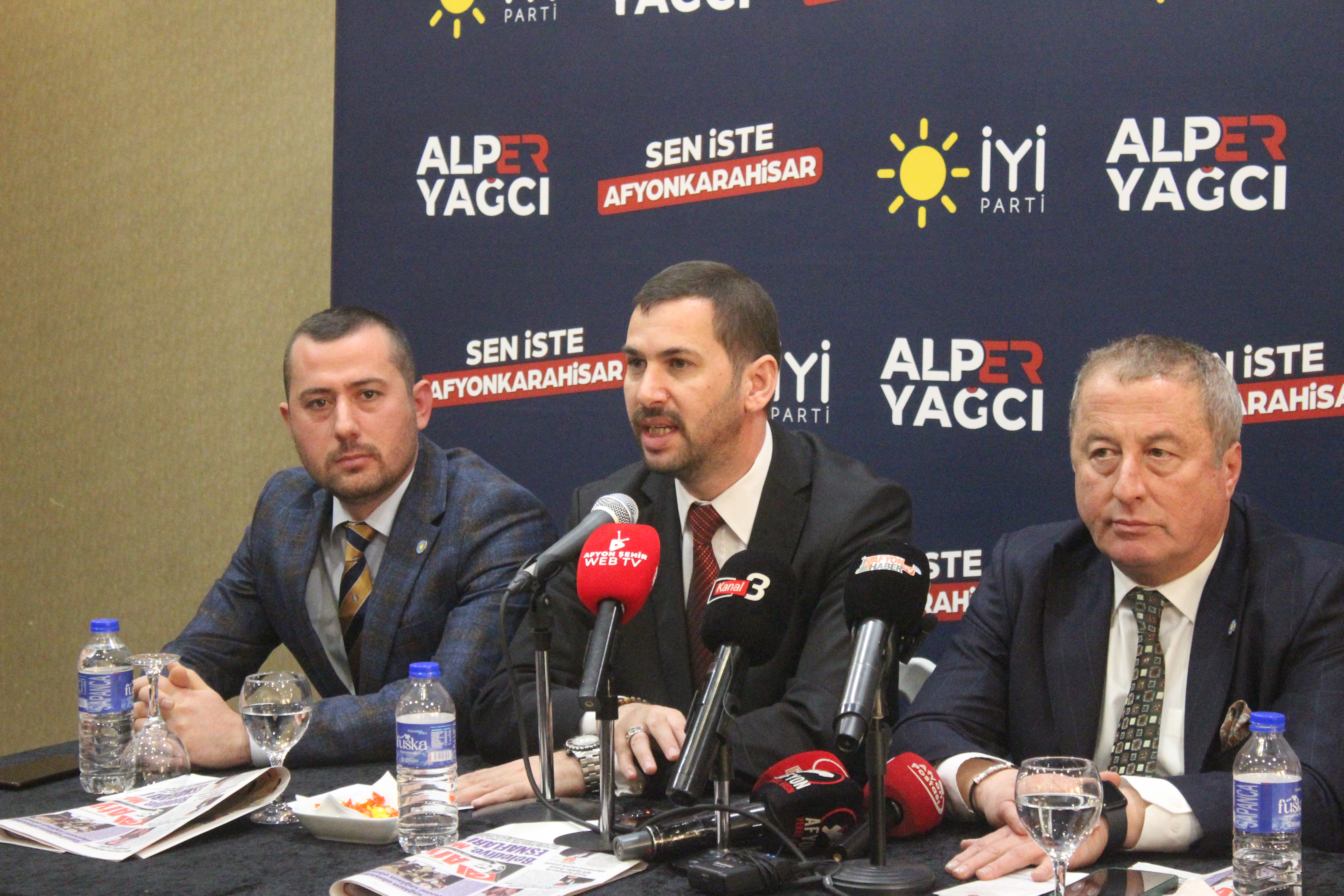 İYİ PARTİ 'BAŞKAN ADAYI YAĞCI'YI GÖRÜCÜYE ÇIKARDI