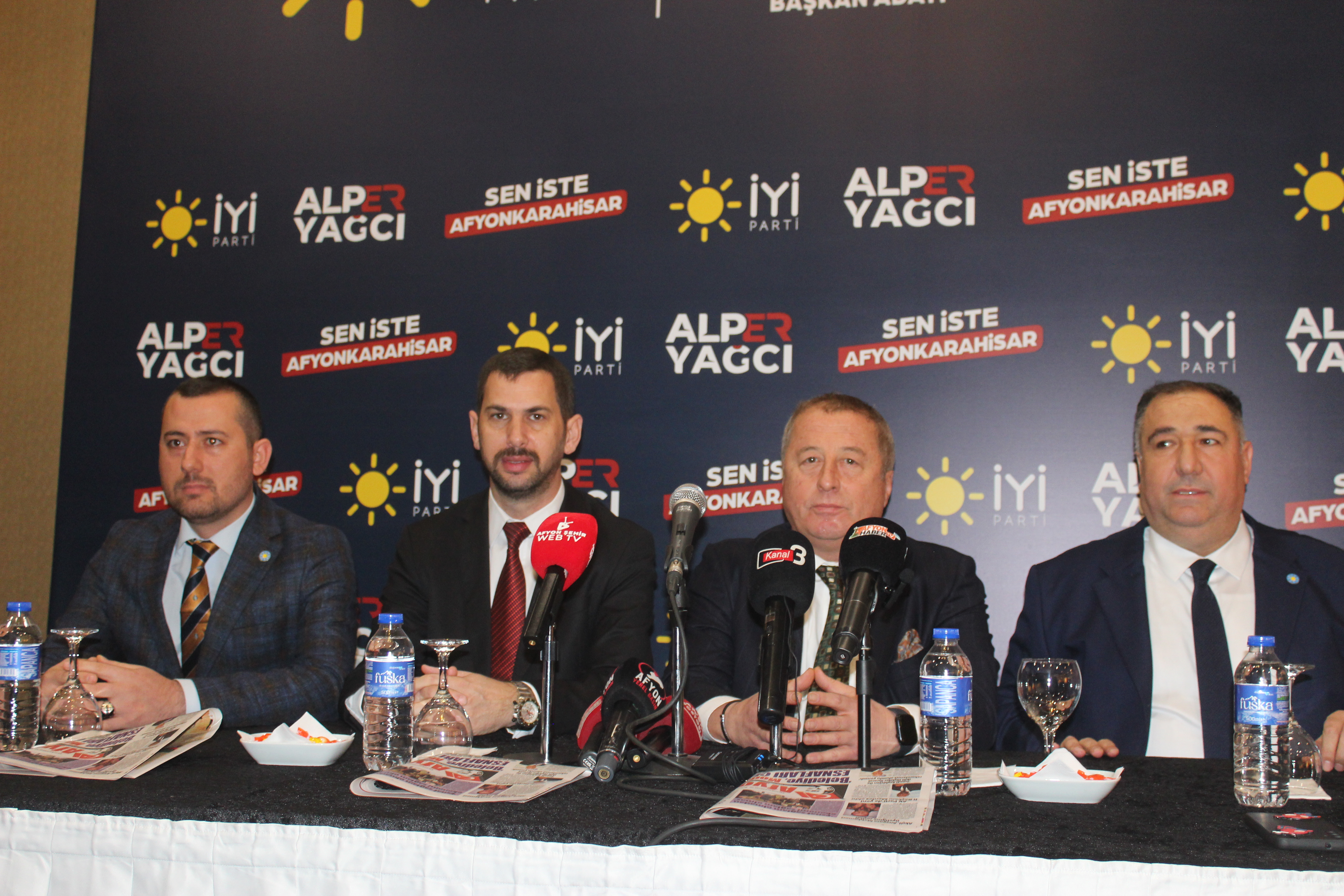 İYİ PARTİ 'BAŞKAN ADAYI YAĞCI'YI GÖRÜCÜYE ÇIKARDI