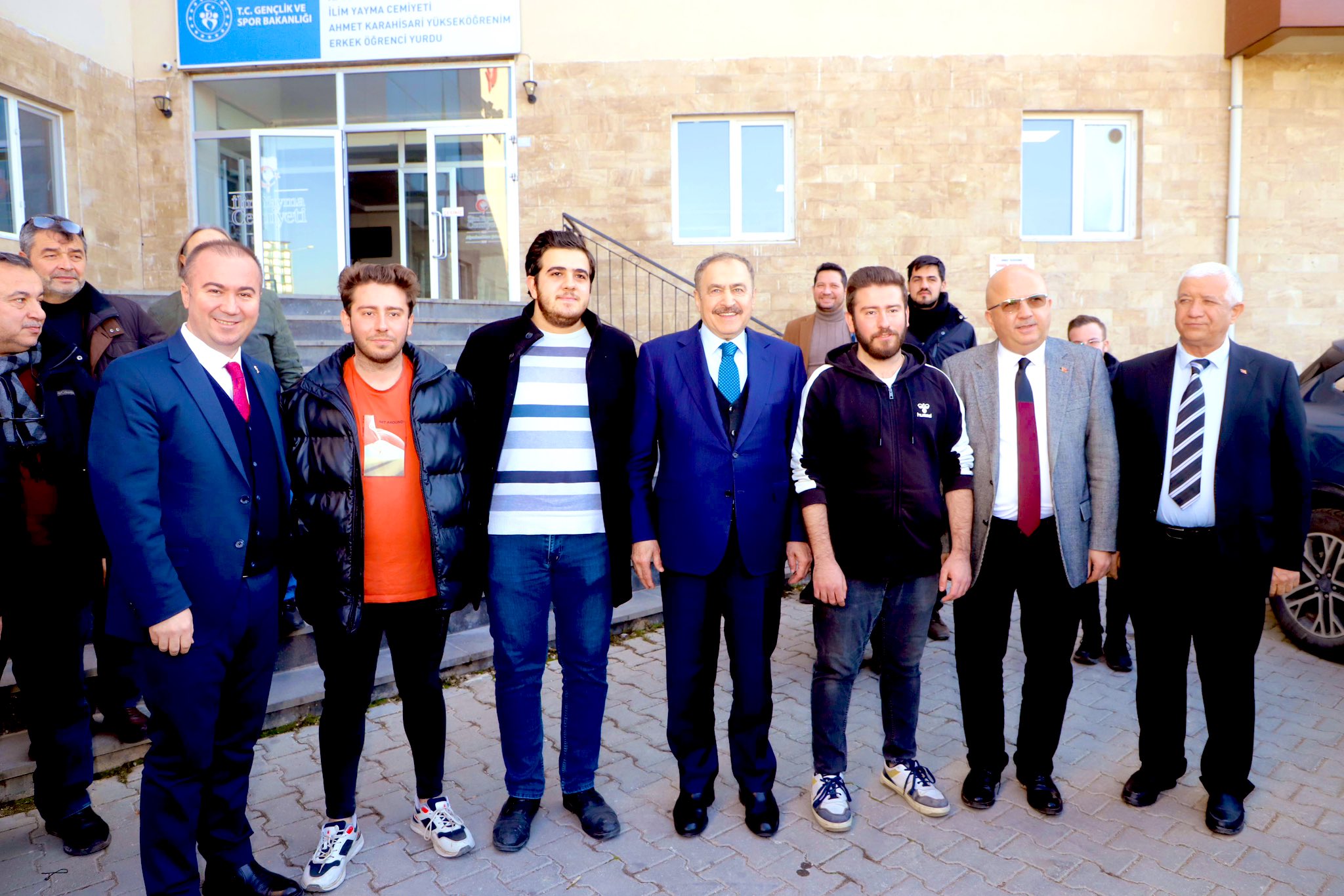 Afyonlu Eski Bakan Sahada Partisinin Programlarına Katılıyor