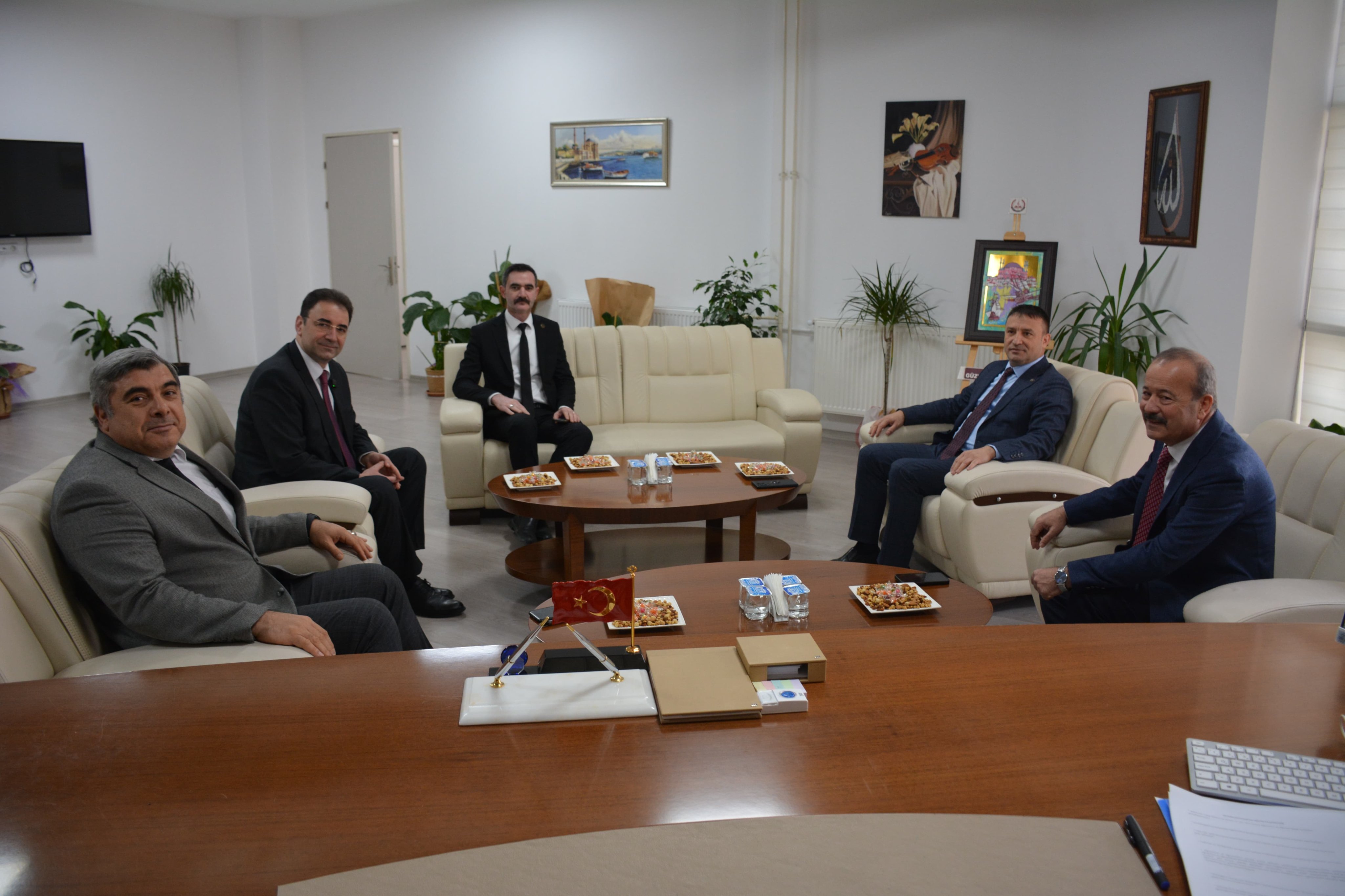 MHP'li Küçükkurt Afyon'da Eğitime Önem Veriyor