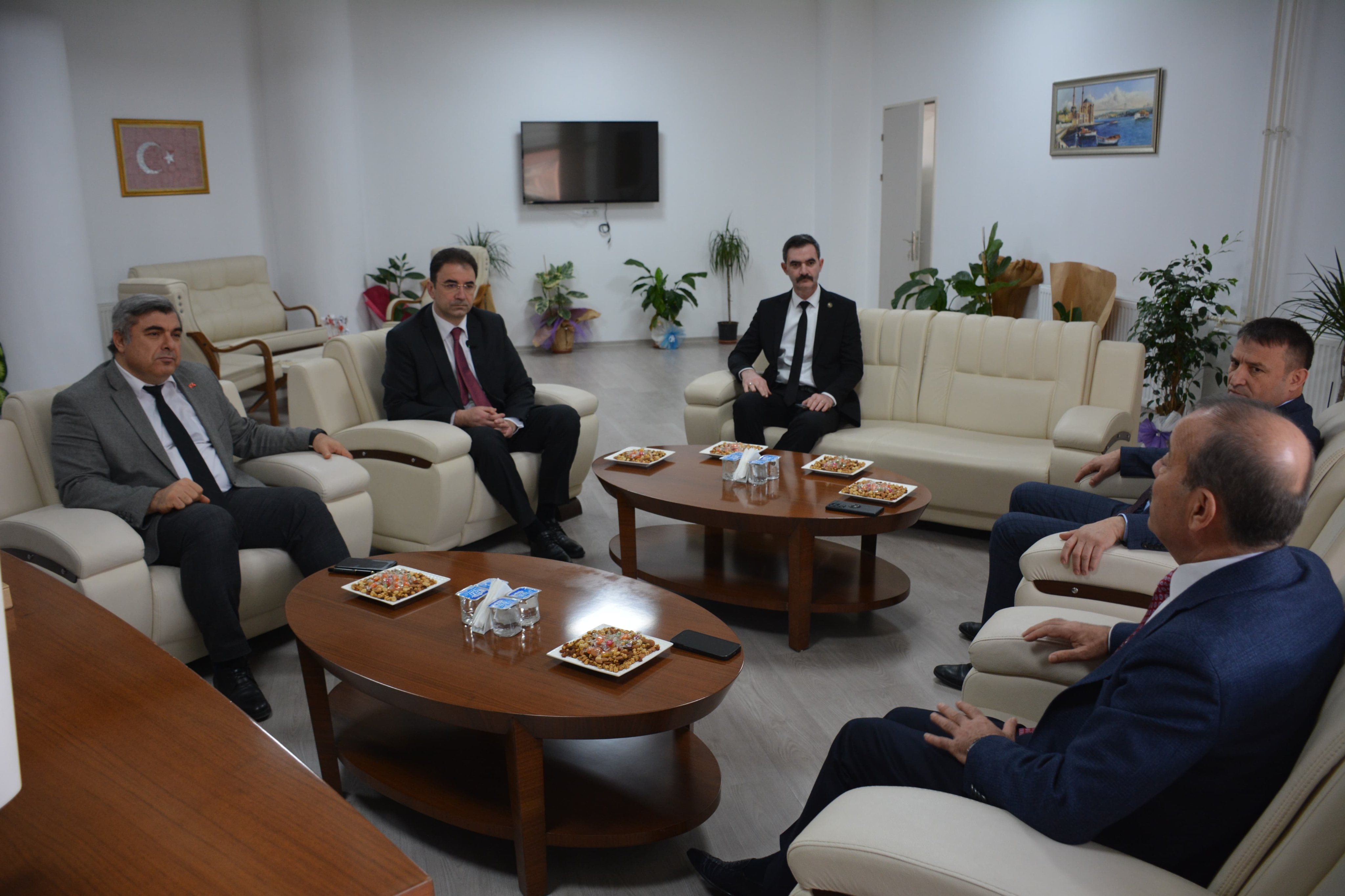 MHP'li Küçükkurt Afyon'da Eğitime Önem Veriyor