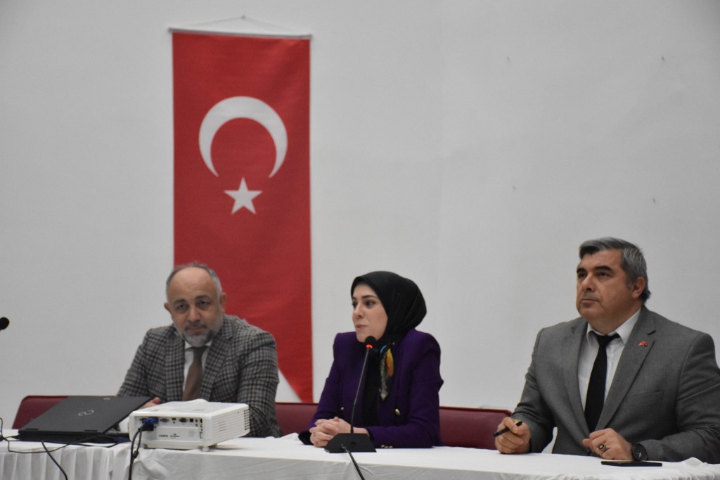 GELENEKSEL ÇOCUK OYUNLARI VE OMURGA SAĞLIĞI TOPLANTISI YAPILDI 