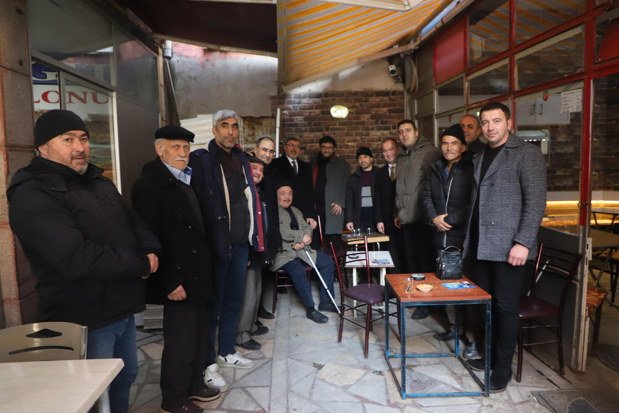 AK PARTİ TEŞKİLATI ULUÇAY İLE SAHAYA İNDİ:TUZ PAZARI ESNAFI İLE BULUŞTU