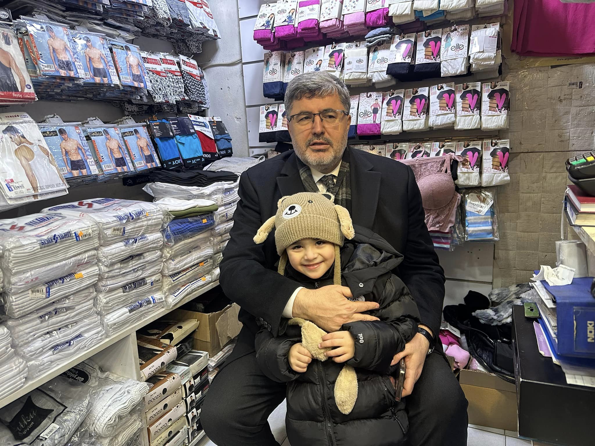 AK PARTİ TEŞKİLATI ULUÇAY İLE SAHAYA İNDİ:TUZ PAZARI ESNAFI İLE BULUŞTU