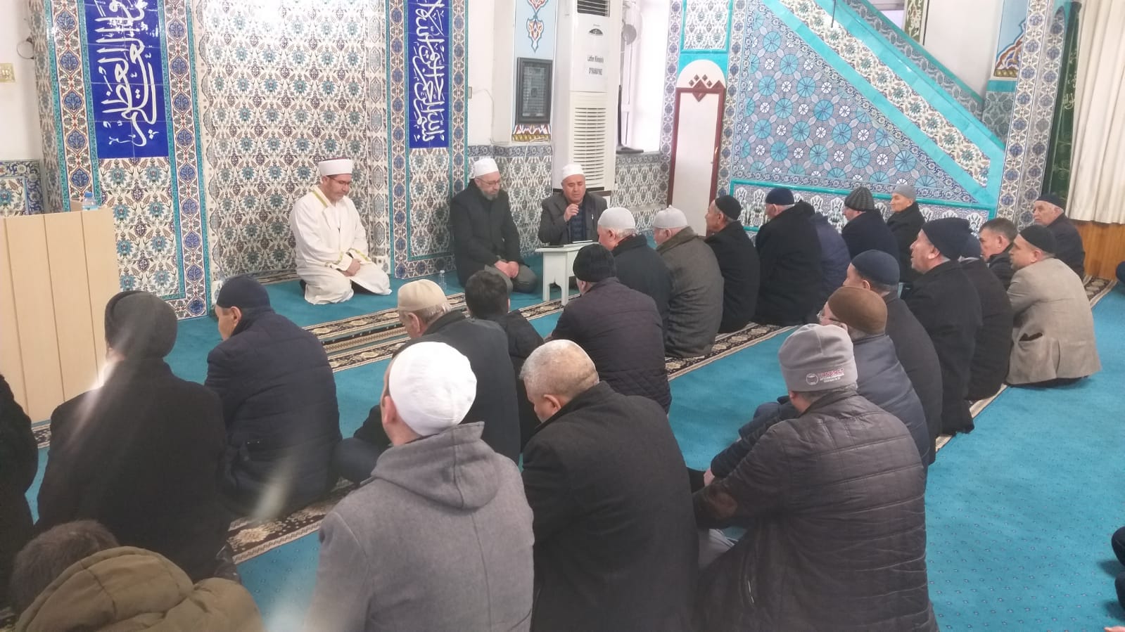 SABAH NAMAZINDA BİR ARAYA GELDİLER