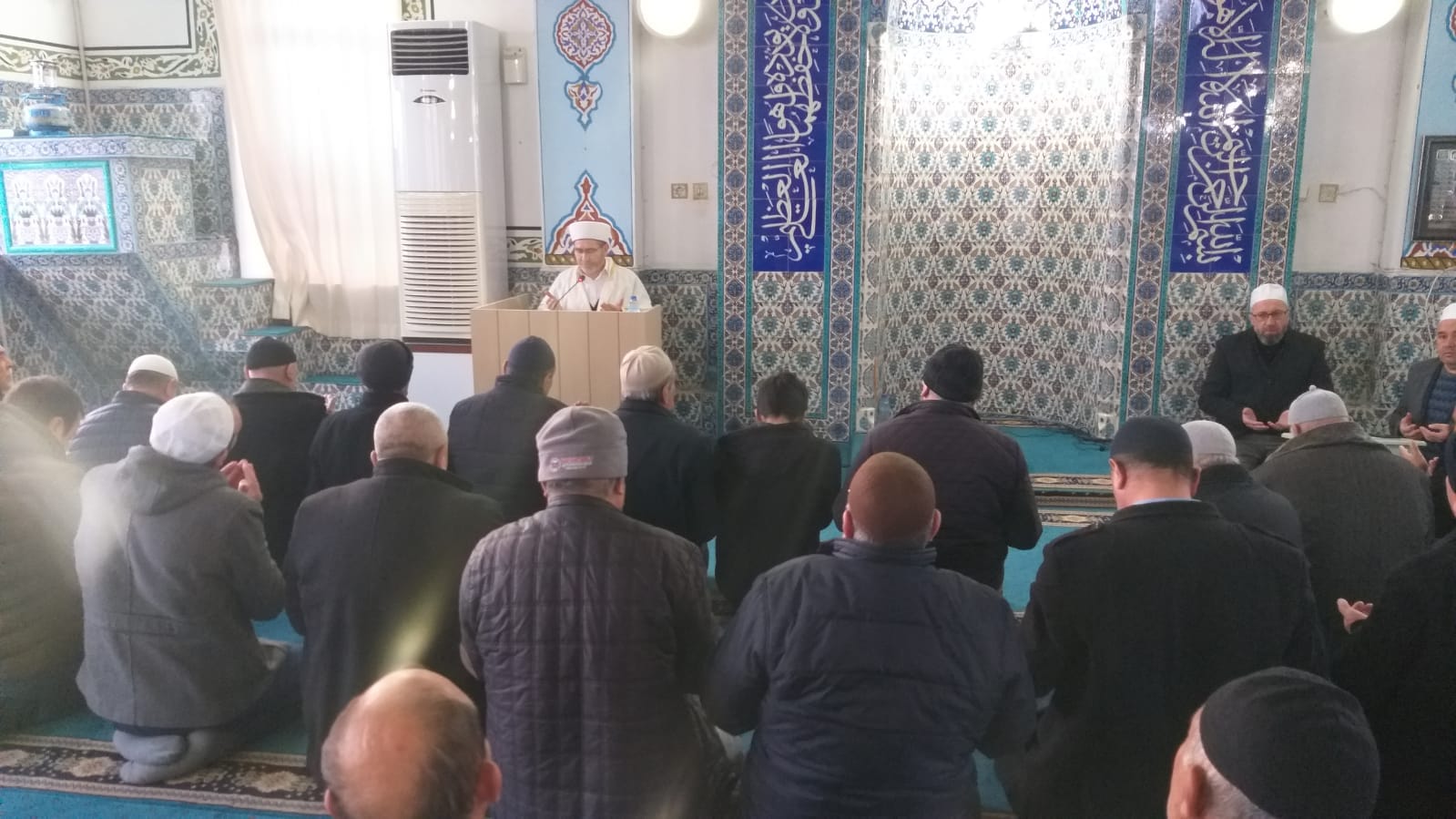SABAH NAMAZINDA BİR ARAYA GELDİLER