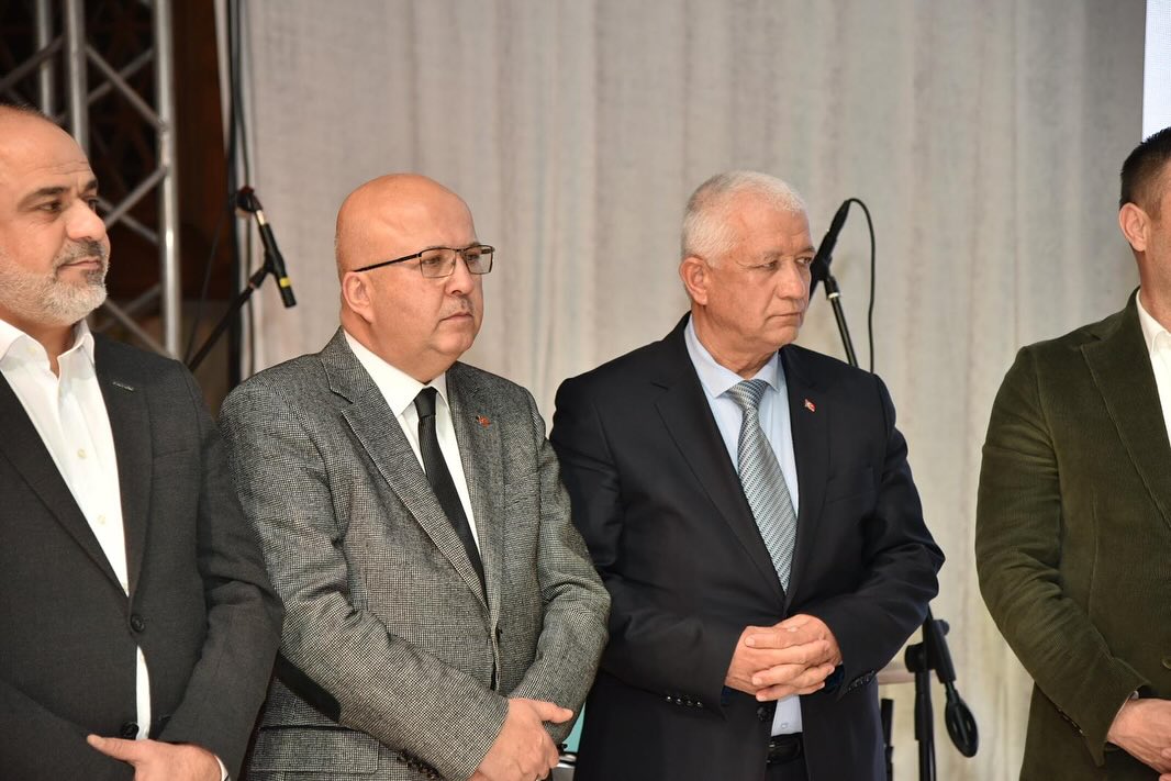 Başkan Menteş Genç Çifte Mutluklar Diledi