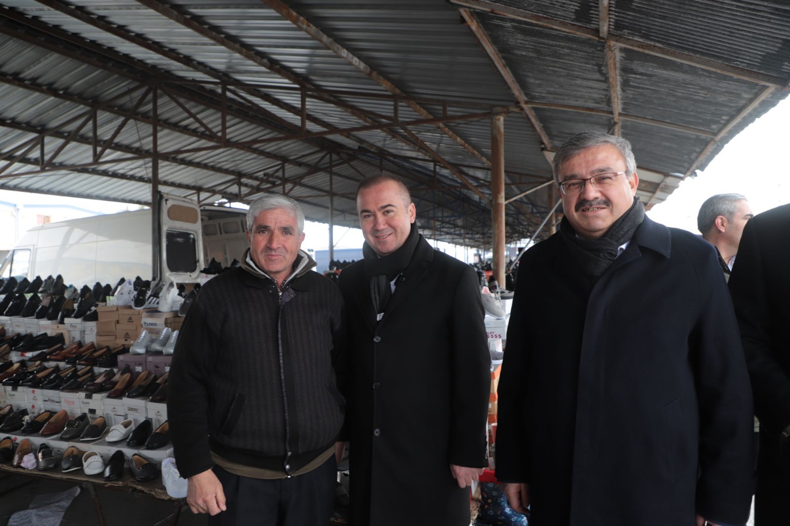 ULUÇAY PAZAR ESNAFINI ZİYARET ETTİ
