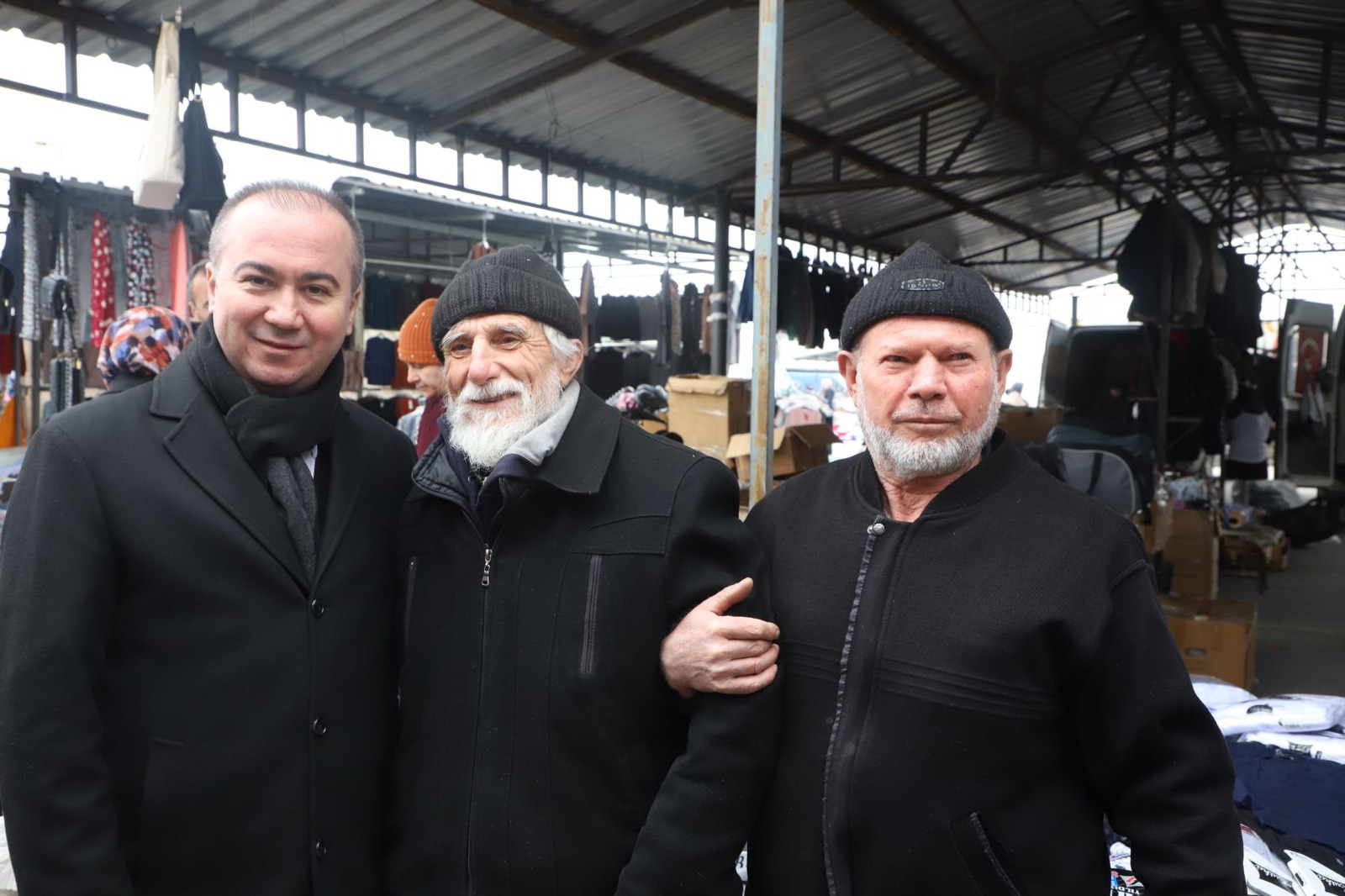 ULUÇAY PAZAR ESNAFINI ZİYARET ETTİ