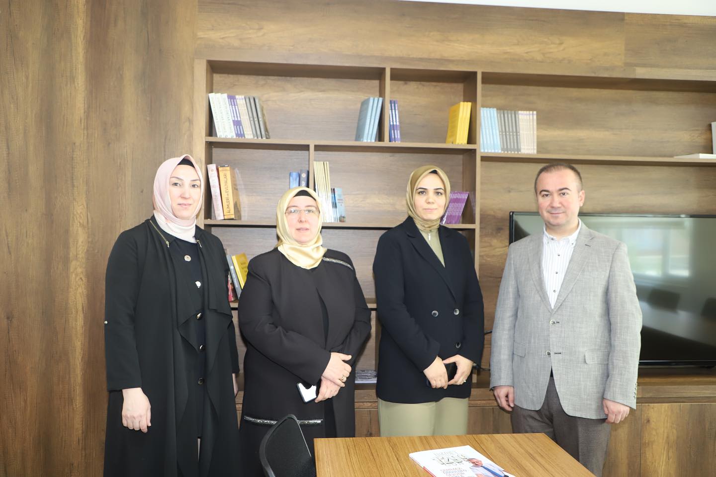 Uluçay, Mareşal Fevzi Çakmak Kadın Kültür Evini Ziyaret Etti