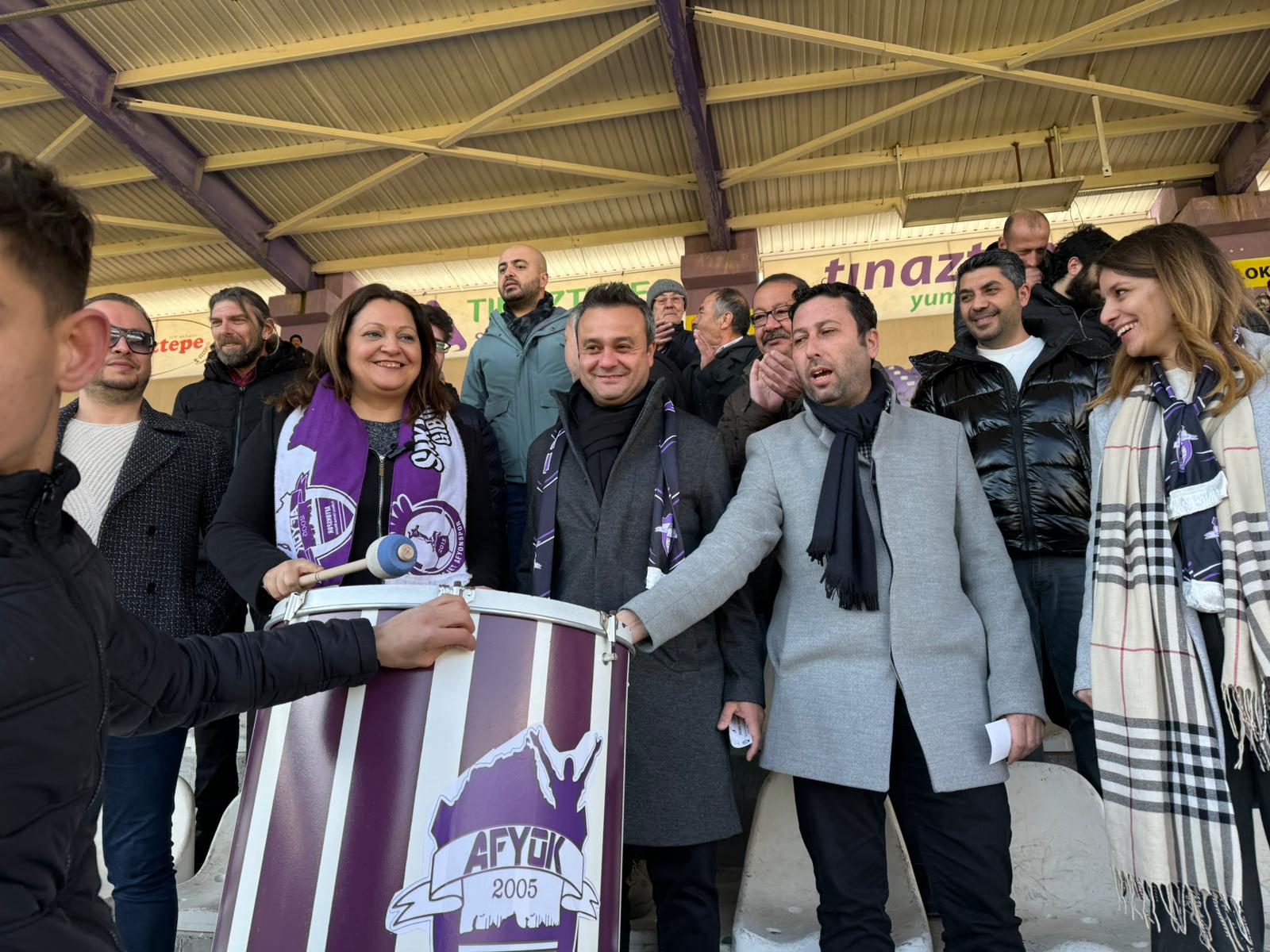 CHP'li Köksal Memleketi Afyonspor'a Tribünden Destek Verdi