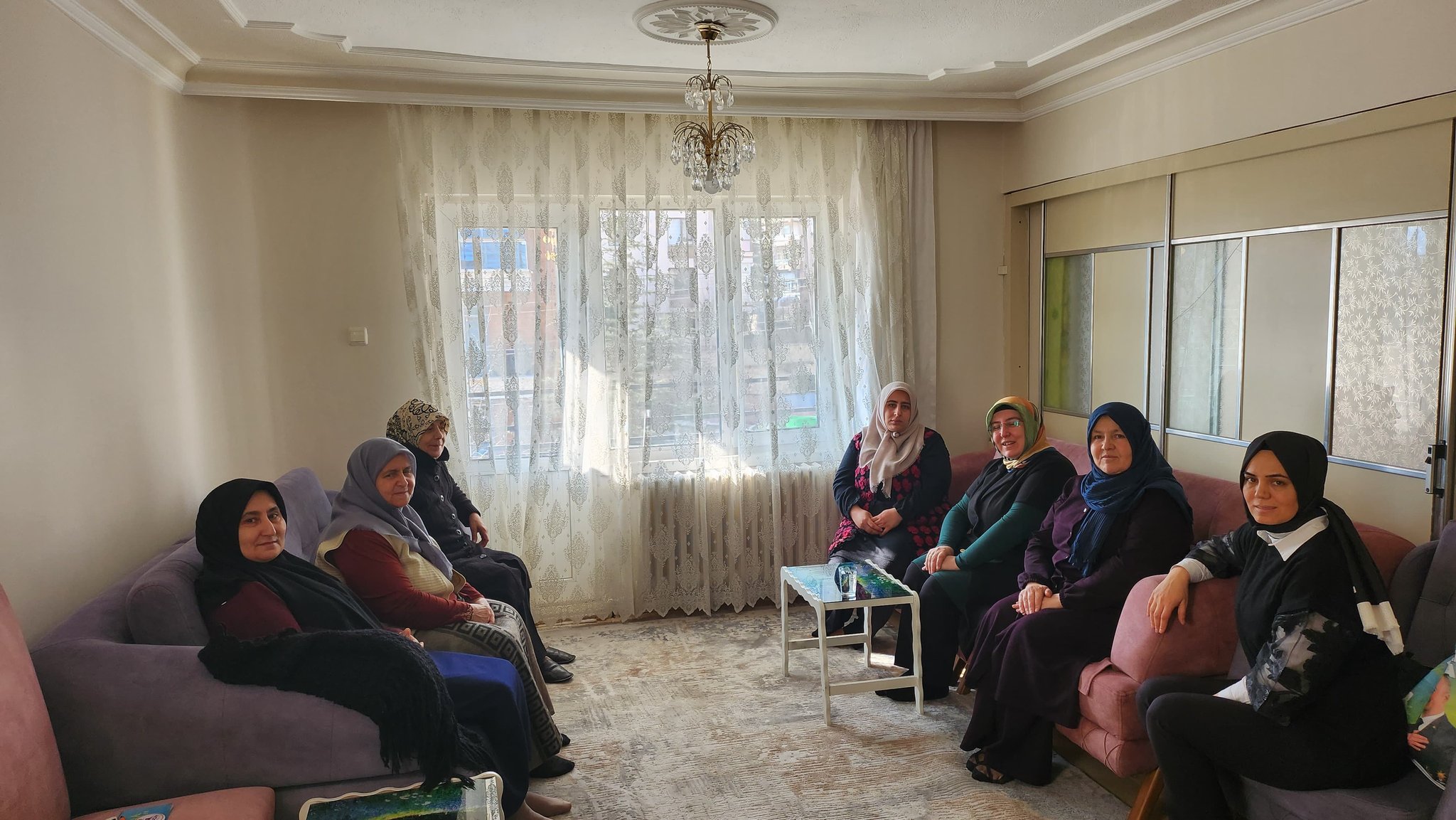 AK Kadınlar Mahalle Ziyaretlerinde