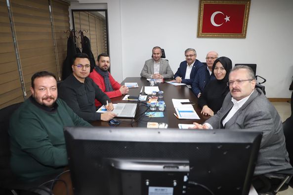 AK PARTİ ADAYI ULUÇAY’DAN SEÇİM KOORDİNASYON TOPLANTISI