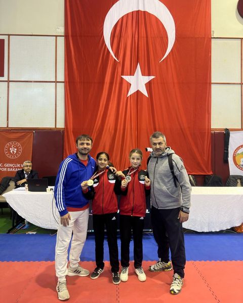Afyonlu Sporcular Romanya Yolunda