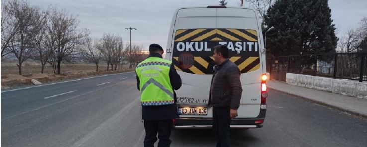 Afyonkarahisar Jandarmasından Okul Servis Aracı sürücülerine bilgilendirdi
