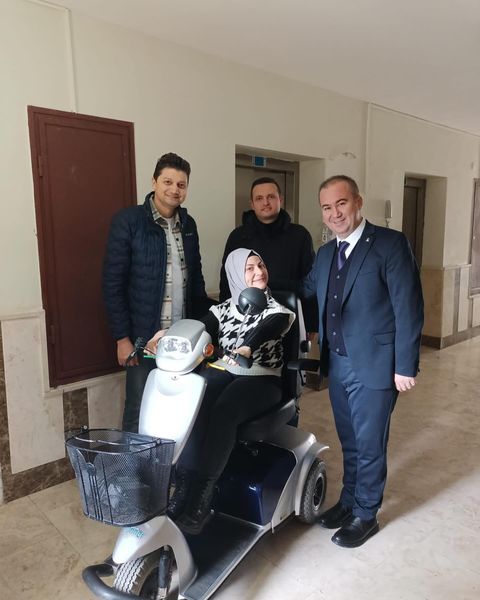 AK Partili Uluçay'dan Engelleri Kaldıran Ziyaret