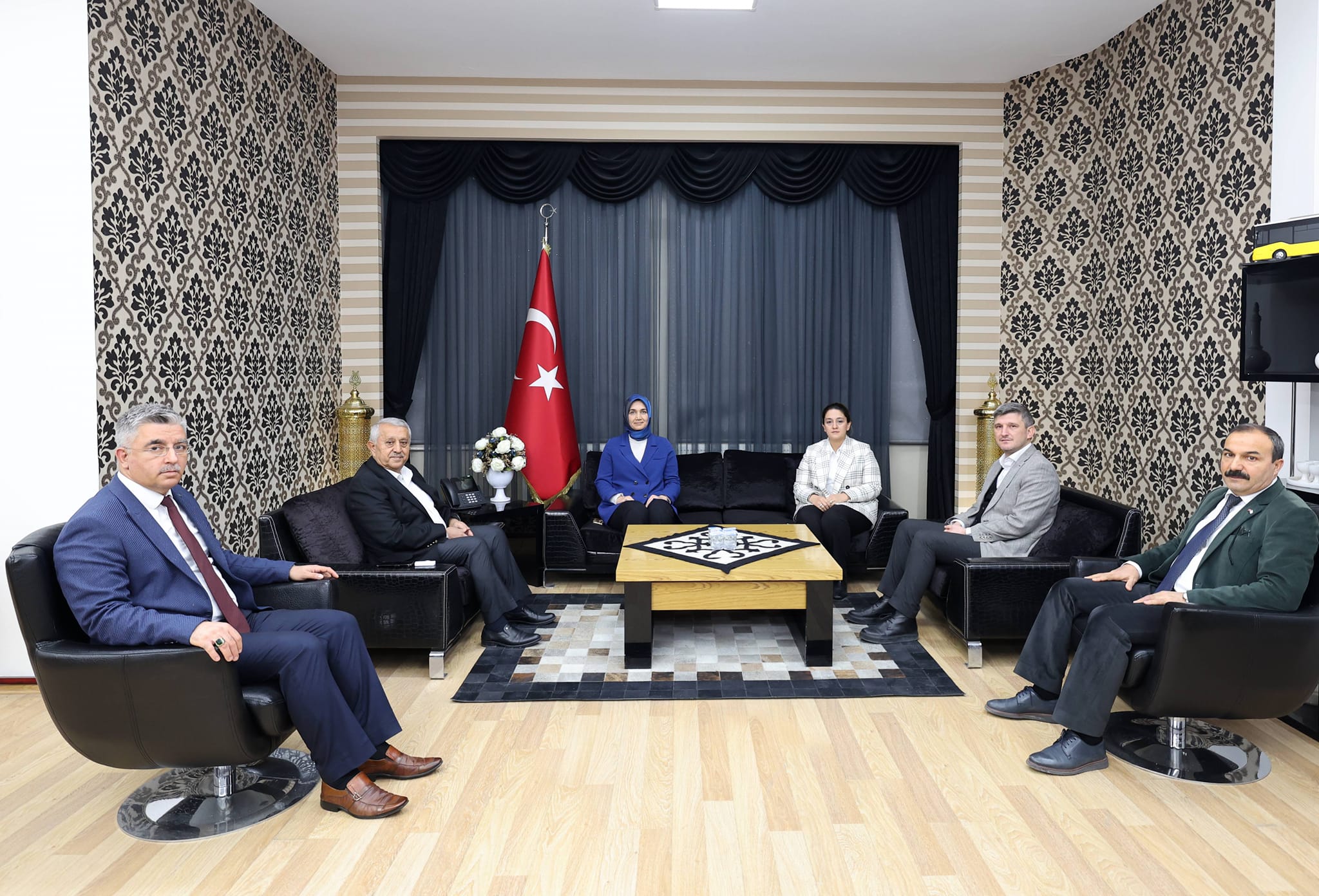 Vali Yiğitbaşı Belediyeyi Ziyaret Etti
