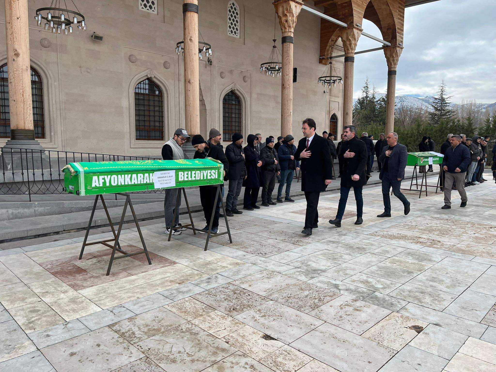 MHP'li Küçükkurt Acılı Aileleri Yalnız Bırakmıyor