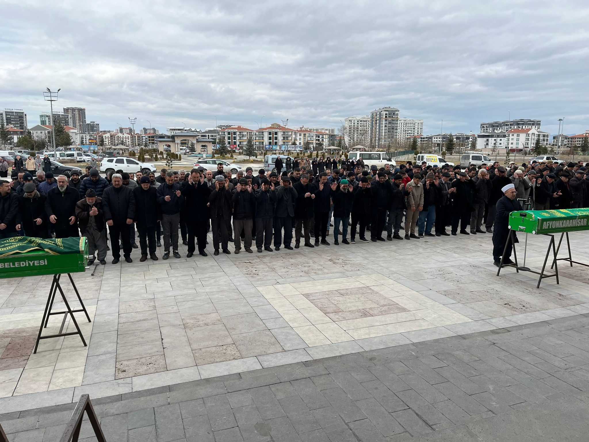 MHP'li Küçükkurt Acılı Aileleri Yalnız Bırakmıyor
