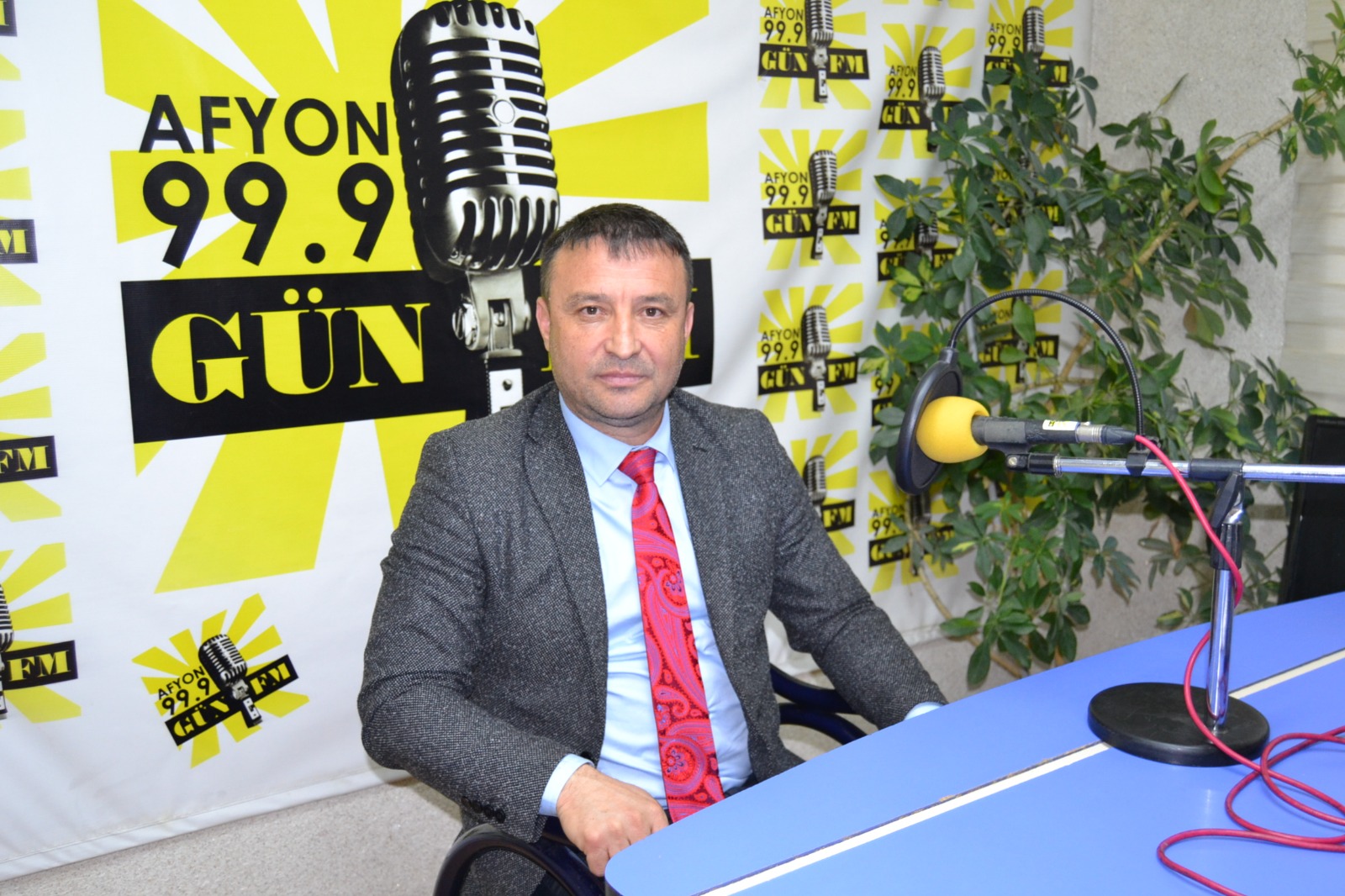 MHP'li Kahveci  "Seçime 55 gün kala 55 projemizle yönetmeye geliyoruz"