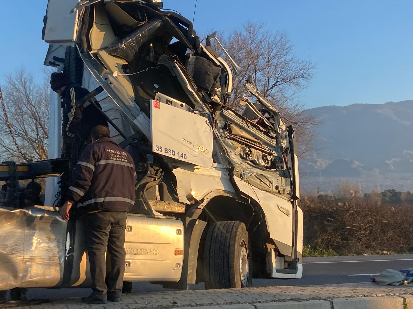 KARAYOLU SAVAŞ ALANINA DÖNDÜ