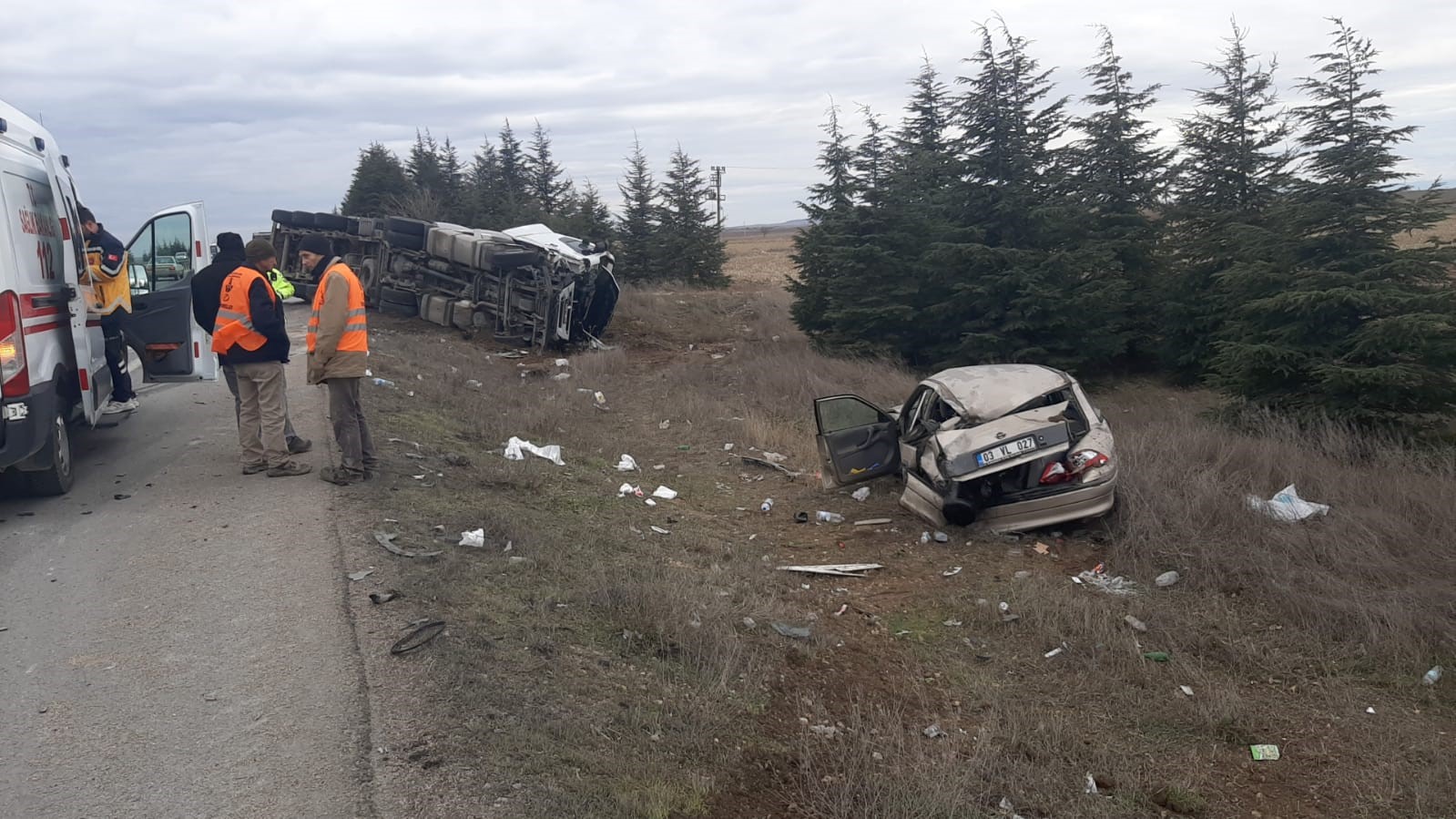 Seyir Halindeki Otomobile Arkadan Tır Çarptı