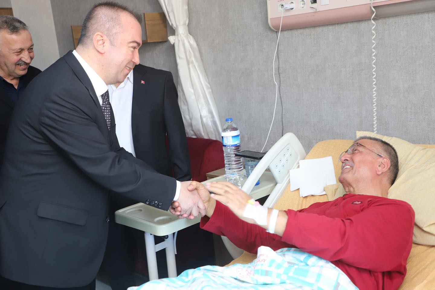 AK Partili Uluçay'dan Ahde Vefa Ziyareti