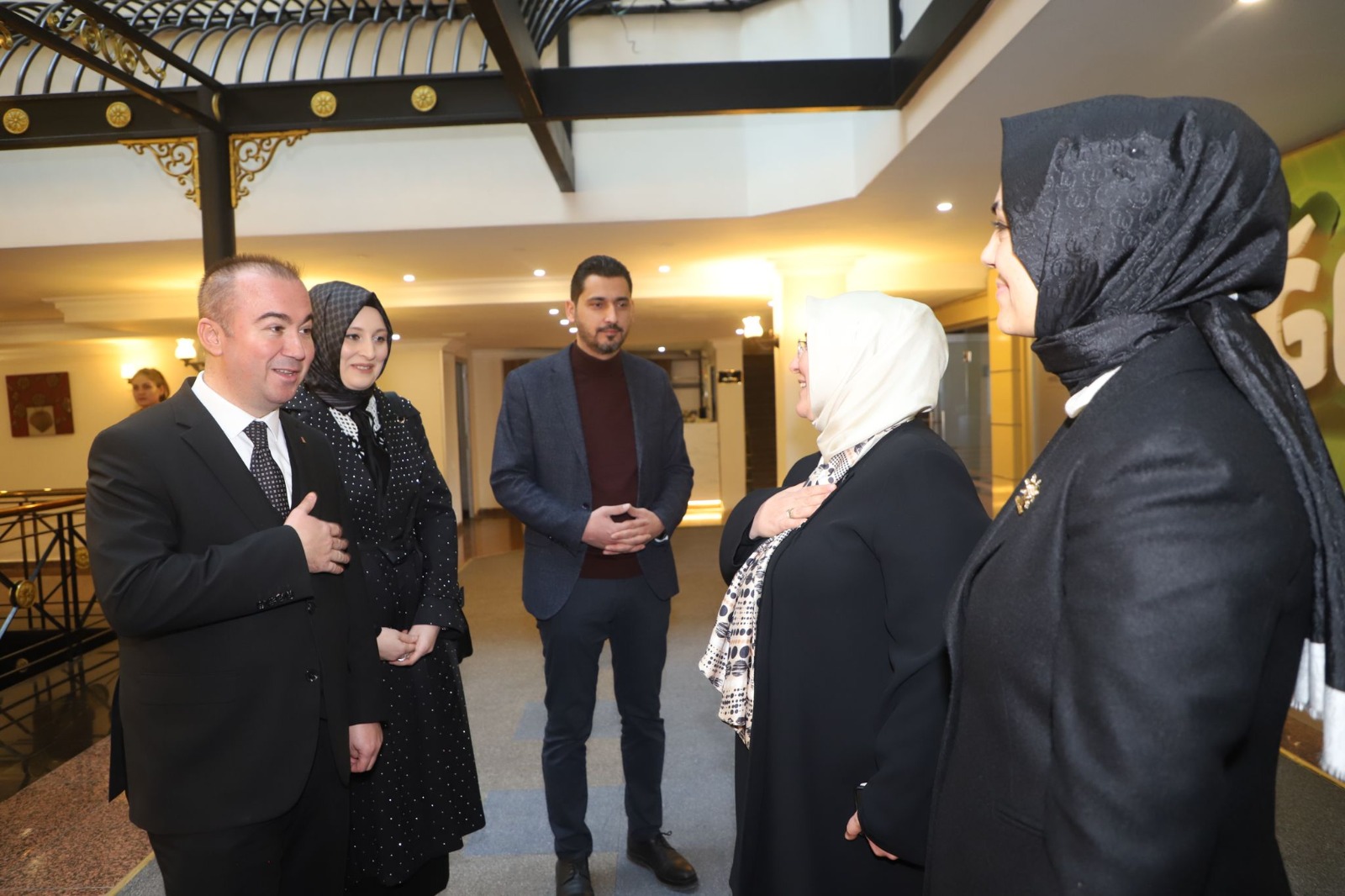 ULUÇAY, “KADINLARIMIZIN DESTEĞİYLE BİR KEZ DAHA DESTAN YAZMAYA HAZIRIZ, KARARLIYIZ”