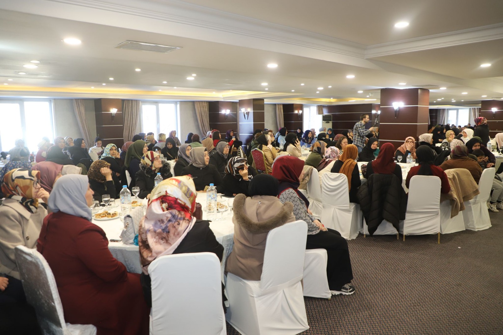 ULUÇAY, “KADINLARIMIZIN DESTEĞİYLE BİR KEZ DAHA DESTAN YAZMAYA HAZIRIZ, KARARLIYIZ”