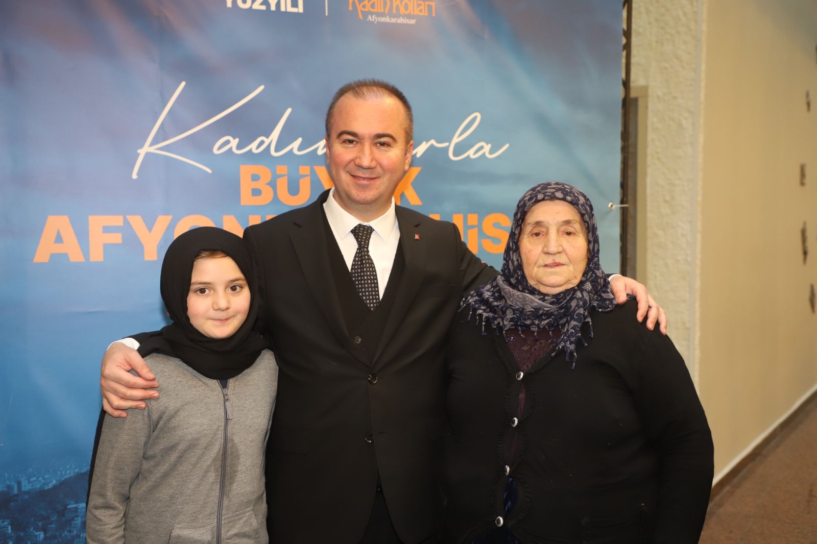 ULUÇAY, “KADINLARIMIZIN DESTEĞİYLE BİR KEZ DAHA DESTAN YAZMAYA HAZIRIZ, KARARLIYIZ”