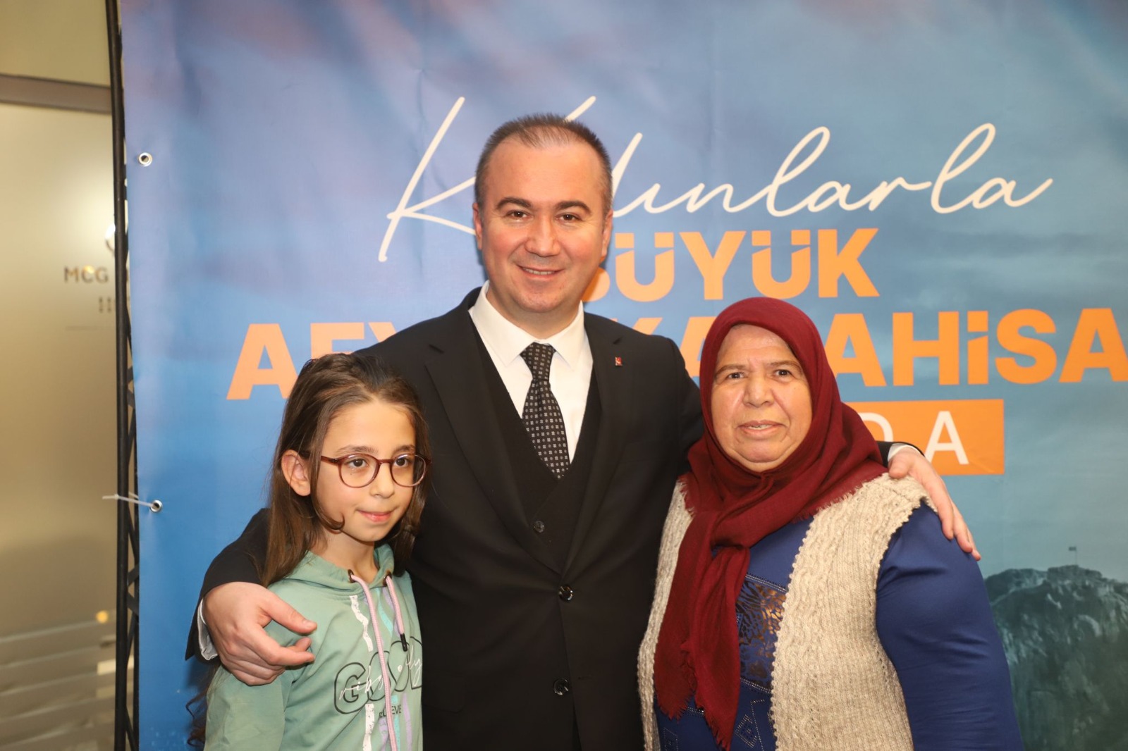 ULUÇAY, “KADINLARIMIZIN DESTEĞİYLE BİR KEZ DAHA DESTAN YAZMAYA HAZIRIZ, KARARLIYIZ”