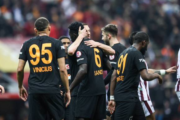 6 GOLLÜ MAÇTA GALATASARAY ÇEYREK FİNAL BİLETİNİ KAPTI!