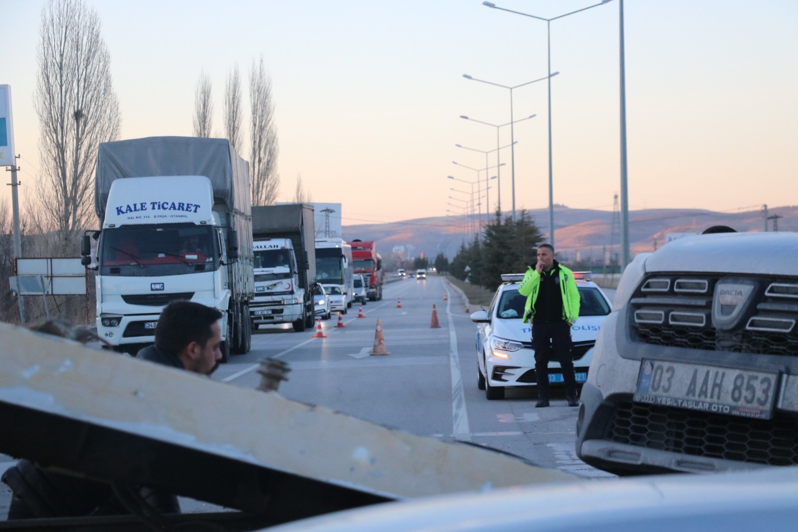 AFYONKARAHİSAR'DA ZİNCİRLEME KAZA