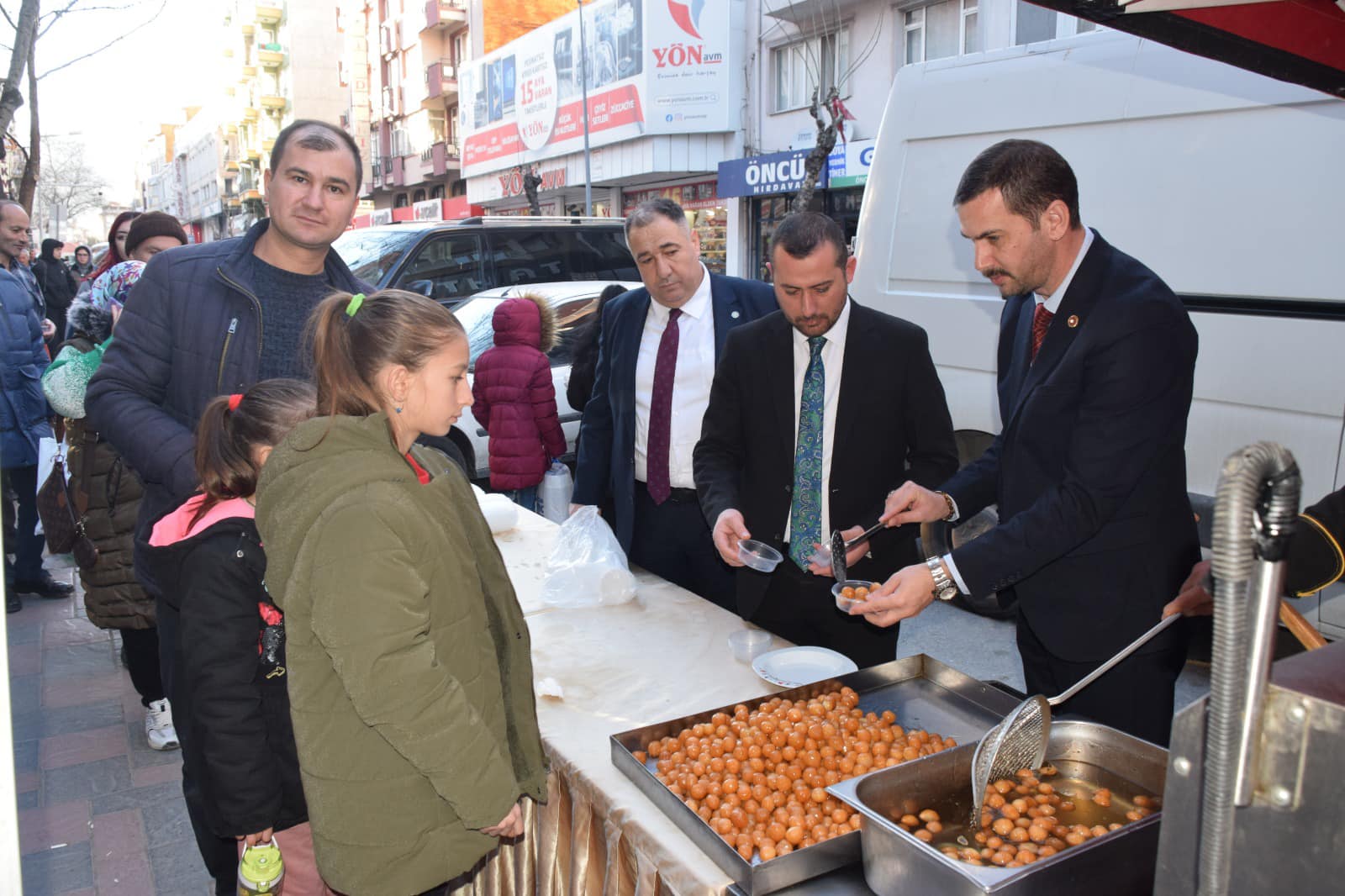 İYİ Partili Yağcı Vatandaşlarla Bir Araya Geldi