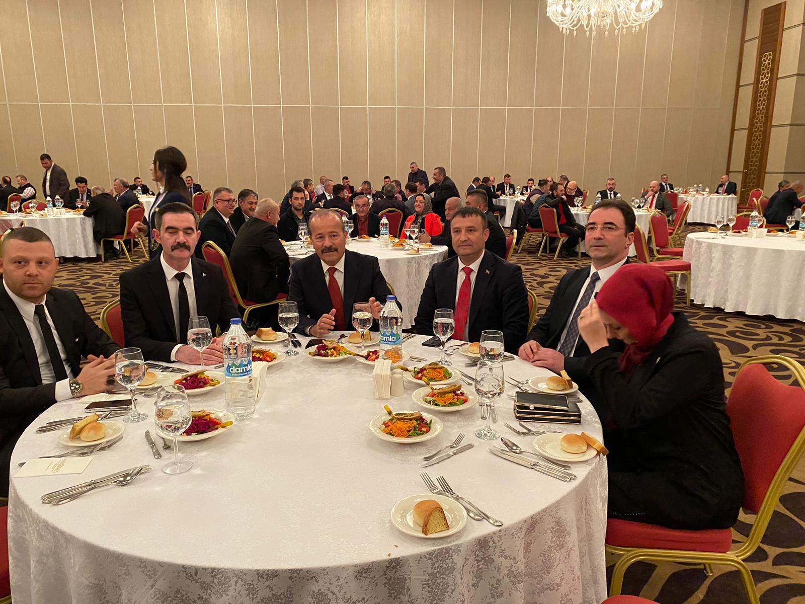 Aday Toplantısı Öncesinde Küçükkurt;  Basın Mensuplarıyla Yemekte Buluştu