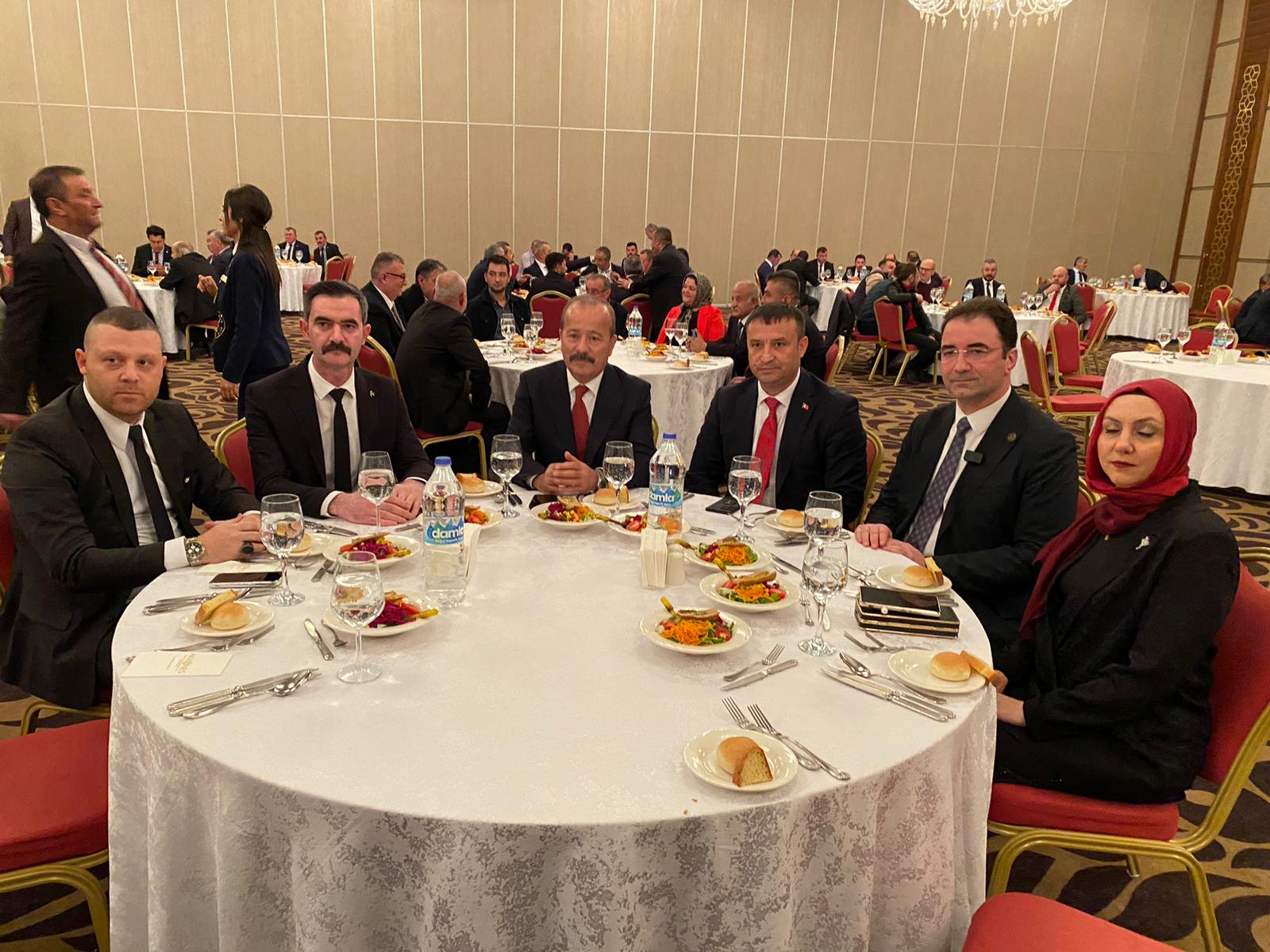 Aday Toplantısı Öncesinde Küçükkurt;  Basın Mensuplarıyla Yemekte Buluştu