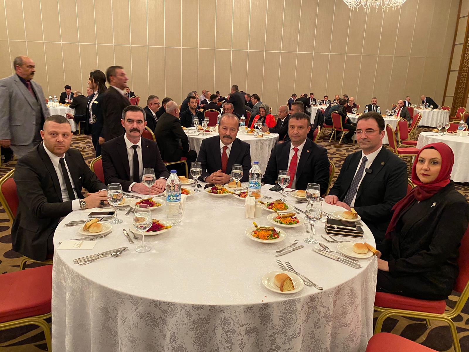 Aday Toplantısı Öncesinde Küçükkurt;  Basın Mensuplarıyla Yemekte Buluştu