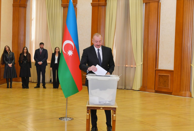Azerbaycan'da Seçimin Galibi Aliyev Oldu İlk Tebrik Erdoğan'dan Geldi