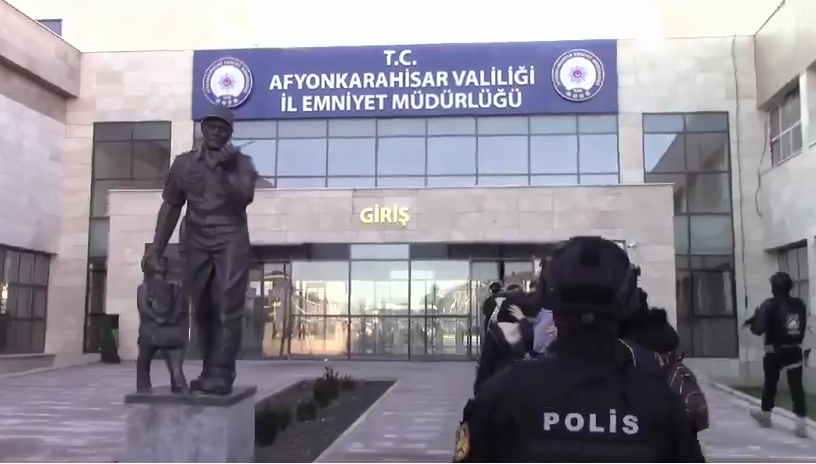 Afyon Polisinden Şafak Operasyonu Teröre Ağır Darbe Vuruldu