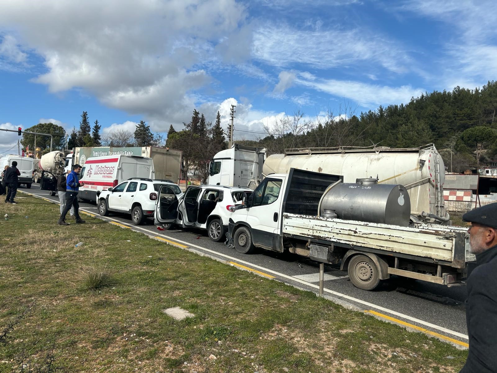 ZİNCİRLEME TRAFİK KAZASI