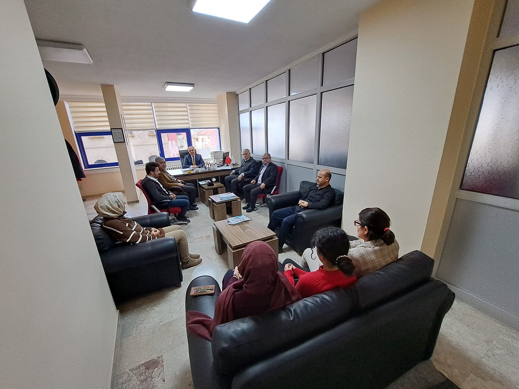 Aile ve Sosyal Politikalar  İl Müdürü Erdoğan,Sandıklı Sosyal Hizmet Merkezi'ni ziyaret etti