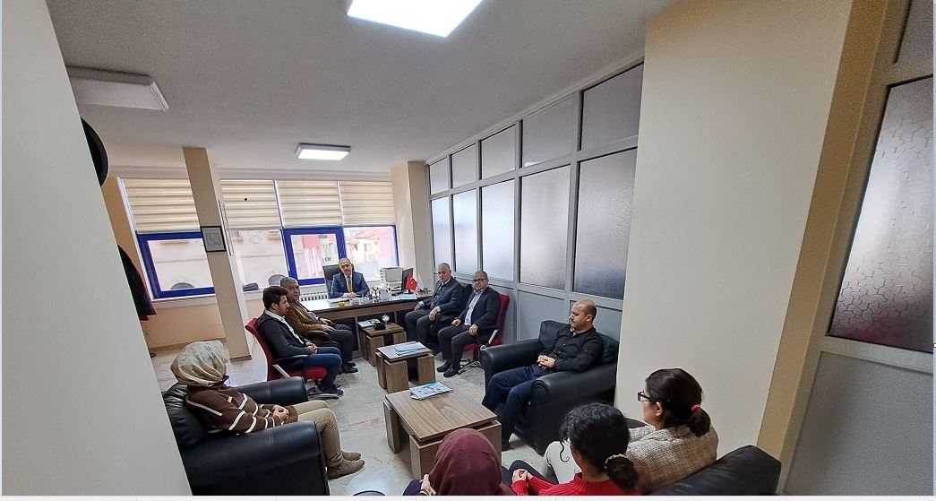 Aile ve Sosyal Politikalar  İl Müdürü Erdoğan,Sandıklı Sosyal Hizmet Merkezi'ni ziyaret etti