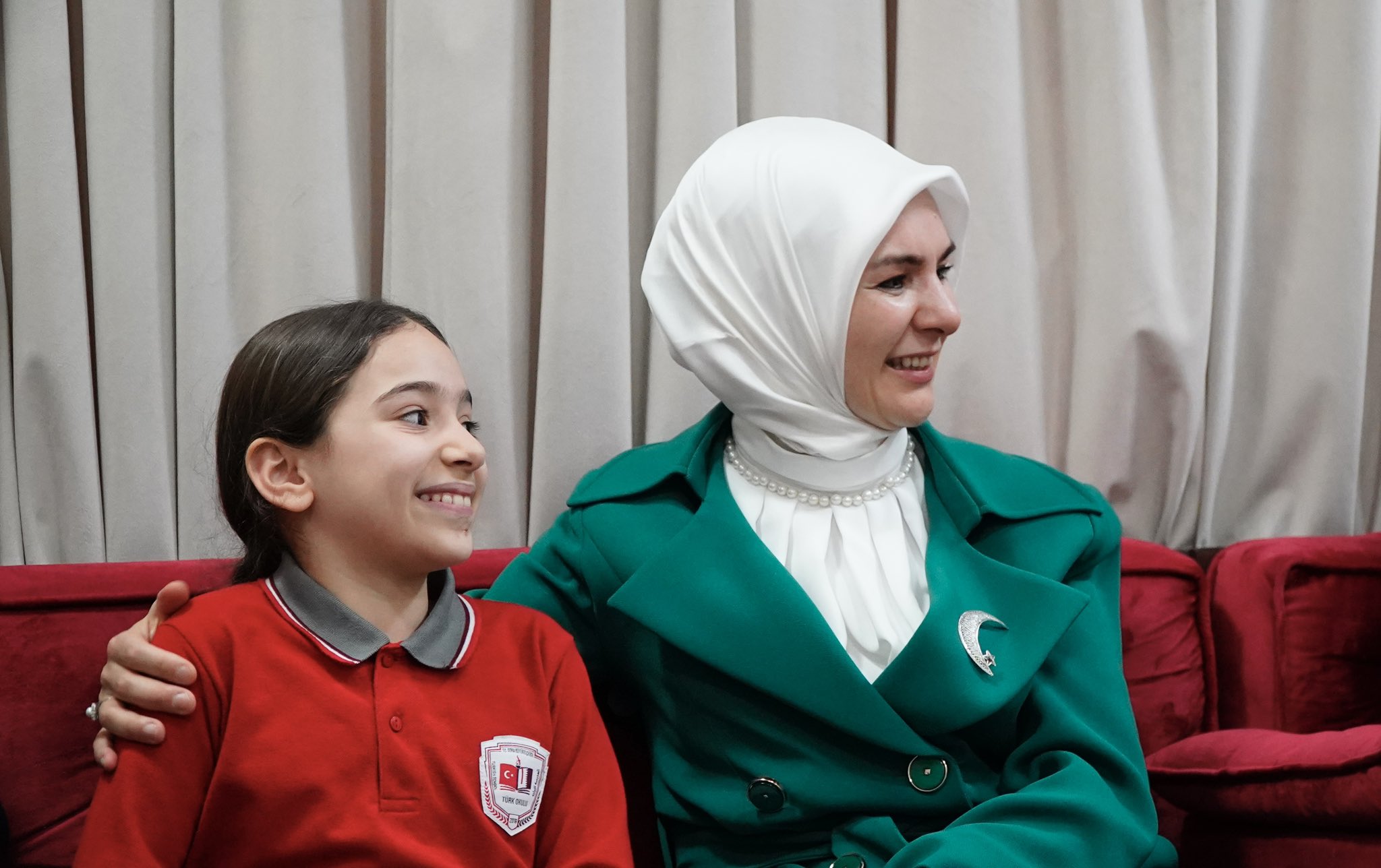 Bakan Göktaş Doha Yunus Emre Enstitüsünü ziyaret etti