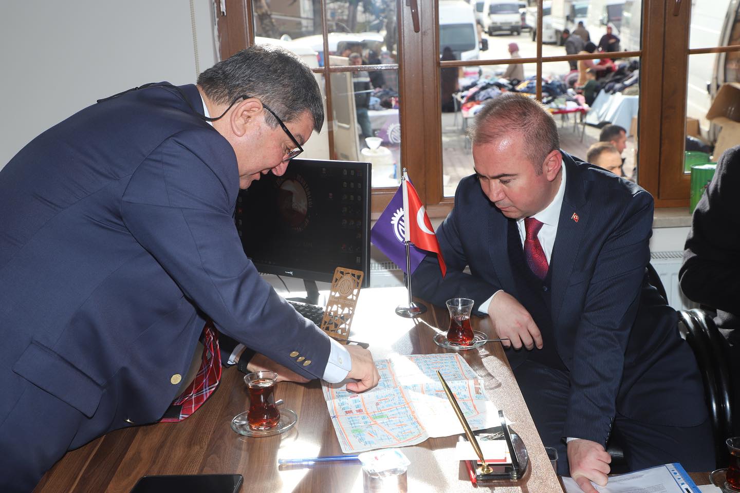 AK Parti Afyonkarahisar Belediye Başkan Adayı Uluçay, Gazi Mahallesini ziyaret etti
