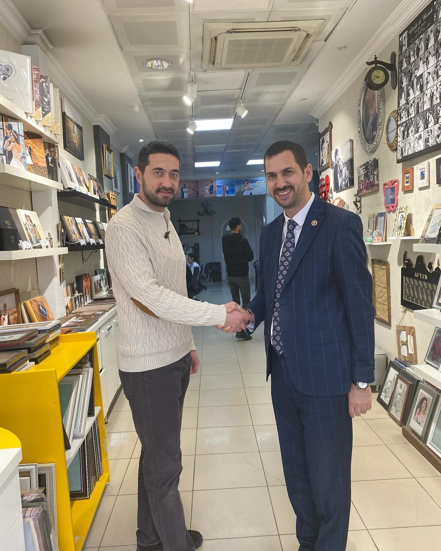 İYİ Partili Yağcı Dumlupınar Mahallesindeydi