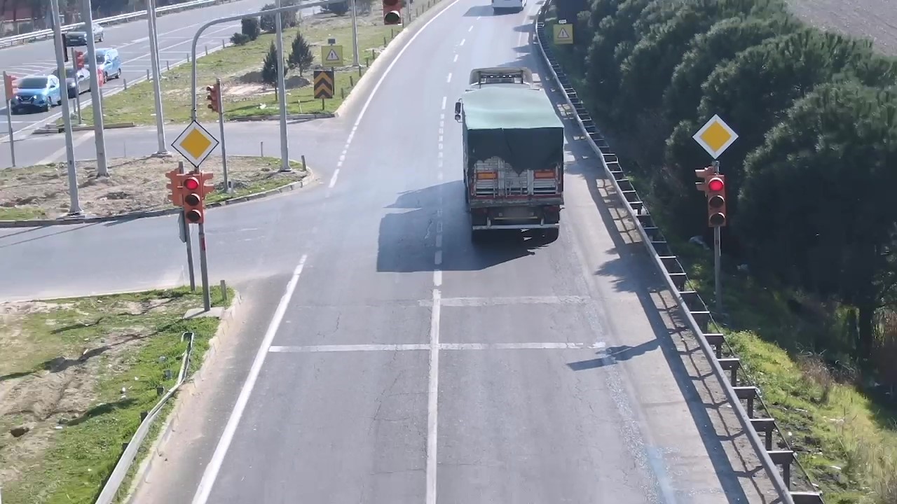 UYANIK SÜRÜCÜLER DRON KAMERASINDAN KAÇAMADI